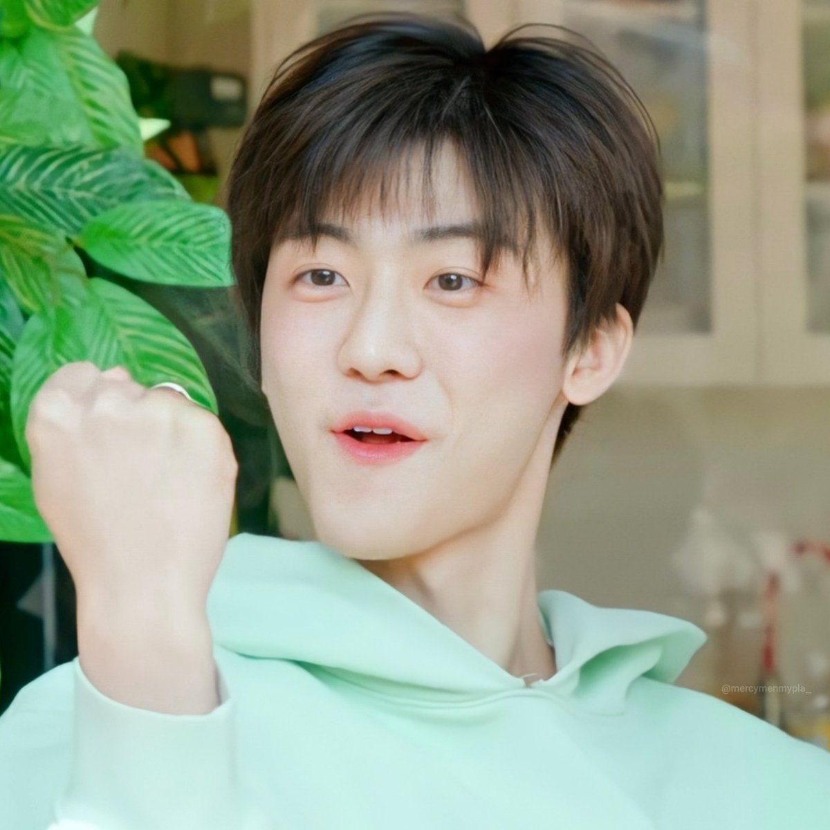 mercymenmypla_'s tweet photo. เน้กจะเปลี่ยนโลกใบนี้ให้เป็นดาวแมว ฅ^._.^ฅ https://t.co/rEVjHxFnxl