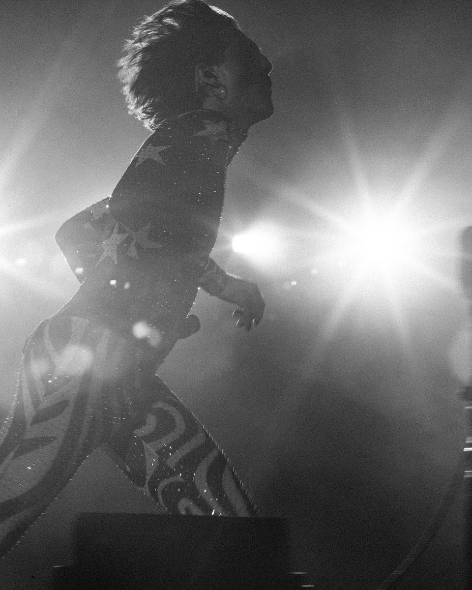 ManeskinFanClub's tweet photo. 📸 | Måneskin live yesterday night in Las Vegas for Rolling Stones. 🤟🏻 https://t.co/F07hN1HKwF