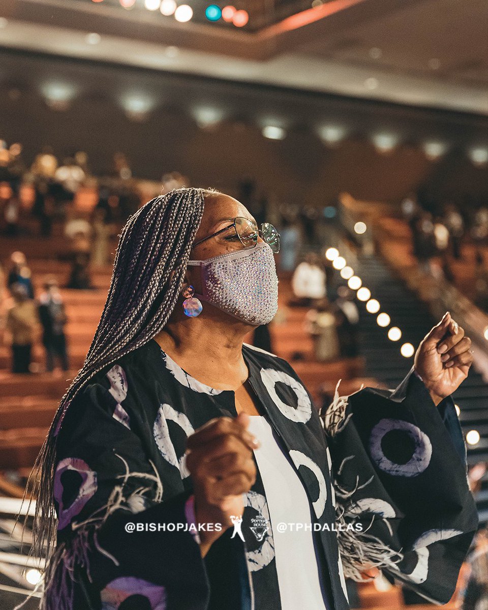 TPHDallas's tweet photo. Wasn’t that a Word from the Lord? We hope you thought so! Tune in for the rebroadcast of “#BuildForExpansion” TONIGHT at https://t.co/KGU23tRaO6 or the T.D. Jakes Mobile App. Until next time, God bless! 

#SundayService #TPHDallas https://t.co/oVCBFQCGrW