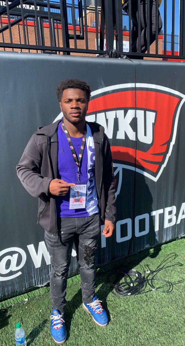 tylerflowers05's tweet photo. Had a great time yesterday at the hill!💪🏾 the boys put on a show. Thanks for having me @Locklyn33 @TBrownWKU @WKU_Rivals https://t.co/xaemuZfZSs