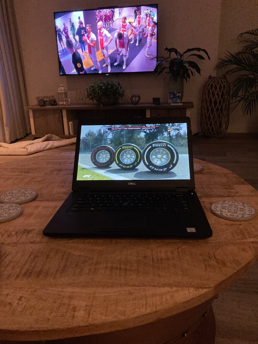 We zitten er weer klaar voor. #ajagae #ajax #F1 #Verstappen #f1mexico