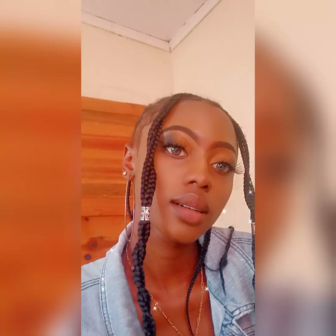 AnnieMusenge's tweet photo. #NewProfilePic https://t.co/nf5SKfkZVc