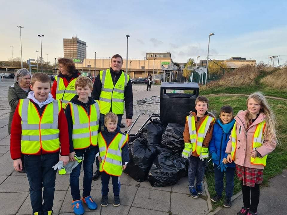 DiaElizSnowdon's tweet photo. Keep W/Ton Tidy were out today in Princess Anne Park with help from The Cubs Group from @1st_Washington they collected 22 bags of rubbish &amp; trollies. What a amazing group of positive children, young people and volunteers

A massive well done to all ,THANK YOU #KeepWashingtonTidy https://t.co/7Ot0QSc9zo