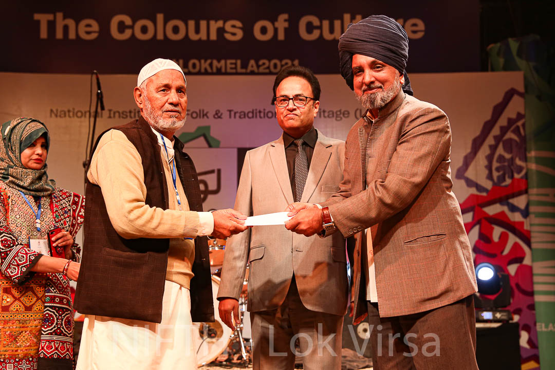 LokVirsa's tweet photo. Highlights from today's Award Distribution Ceremony. 
#lokmela2021 #NIFTH #Islamabad #MusicalNight #Culture #traditional #Pakistan #revivalofculture #artgallery #art #heritage #trending #trend #exhibition #artisans #punjab #sindh #Balochistan #Gilgit #KPK #AzadKashmir #Kashmir https://t.co/o0M0Ki0oX8