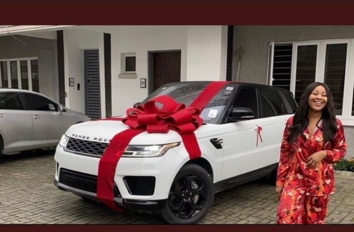 MfonRichard2's tweet photo. Congratulations my Queen am so proud of you , congratulations Erica Nlewedim ⭐⭐ https://t.co/9uMJUpZ0Y4