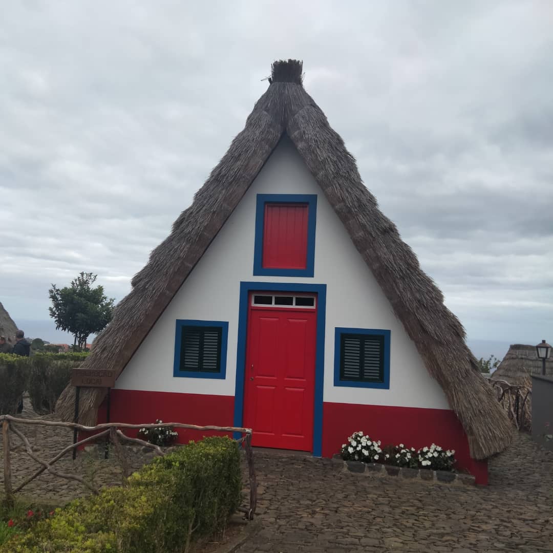What a fantastic place... It called Santana and it's located in Madeira Island! Portugal🇵🇹❤️ #Portugal #Madeira #island #santana #typical