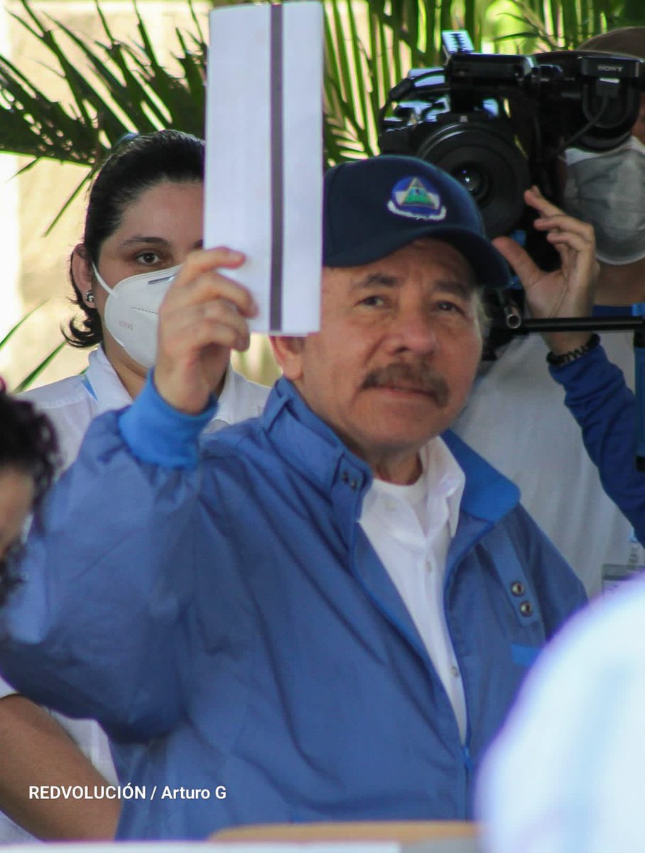 #EleccionesSoberanas2021 || Comandante Presindente Daniel Ortega y Vice Presidenta Compañera Rosario Murillo ejercen su derecho al voto.

<a href="/el19digital/">El 19 Digital</a> 
@ElNegro_Anonimo 
 <a href="/ElMachoAguero/">🇳🇮🐦 🅴🅻🅼🅰🅲🅷🅾🅰🅶🆄🅴🆁🅾 🔴⚫</a> 

 #TodosJuntosVamosAdelante
#UnidosEnVictorias