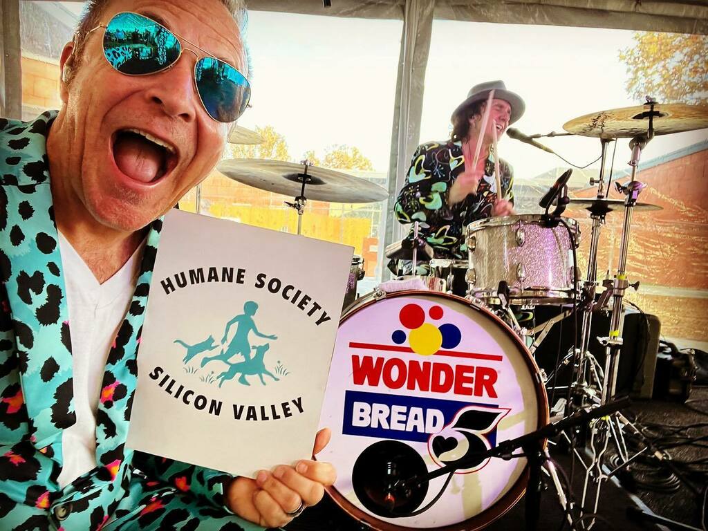 wonderbread5's tweet photo. Great day raising funds @humanesocietysv 
Jonathan rocked! We loved your smiling faces!

#humanesocietysv
#humanesocietysiliconvvalley
#realmenlovecats
#wonderbread5 https://t.co/xoQvkuqbuW https://t.co/CZdIOteiNE