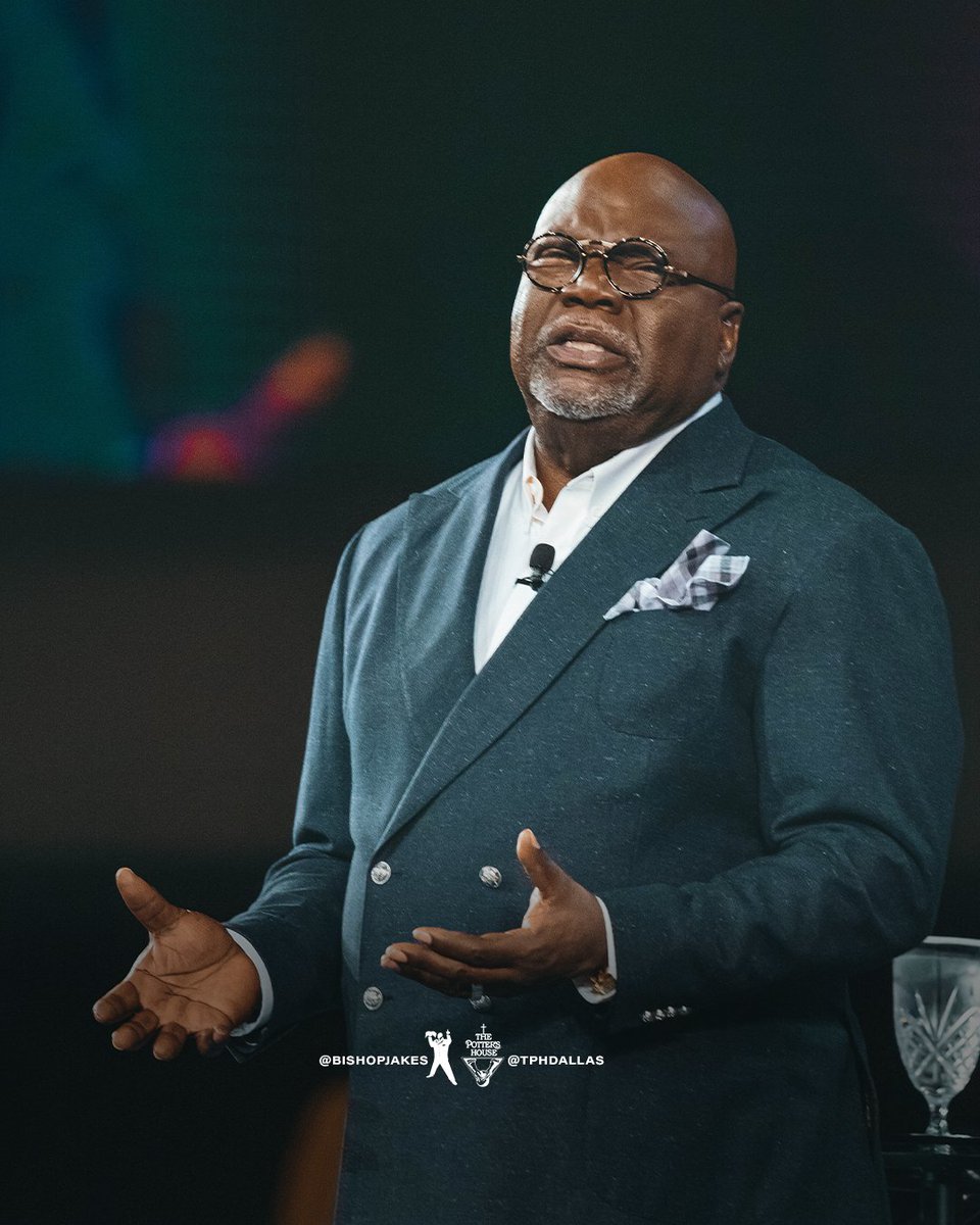 BishopJakes's tweet photo. The sermon may be over, but God’s still working! Thank you for joining us at @TPHDallas, and we hope to see you next time!

Be sure to watch the rebroadcast of “#BuildForExpansion” TONIGHT at https://t.co/6TB6JThmtn or the T.D. Jakes Mobile App.

#SundayService #TPHDallas https://t.co/cRUEtXKBAo