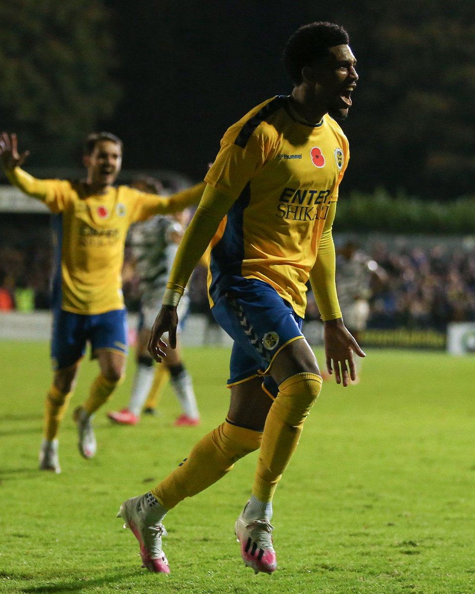 EmiratesFACup's tweet photo. History makers.

@StAlbansCityFC had NEVER beaten a Football League side in the proper rounds of the #EmiratesFACup... until now 🙌🏆 https://t.co/WAwtpHnMsF