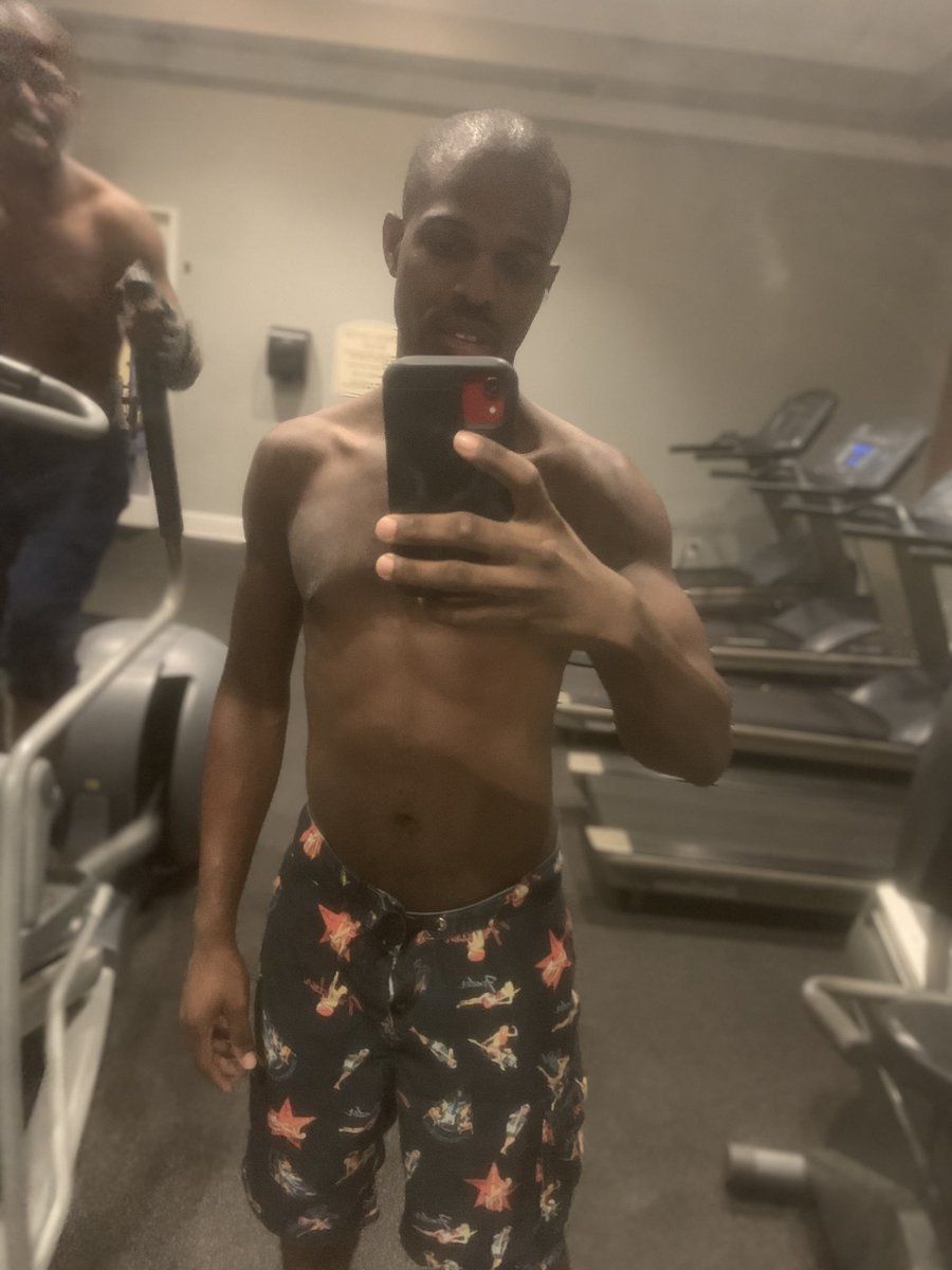 geary_evans's tweet photo. Get in the gym https://t.co/rYXNNl9Y9d
