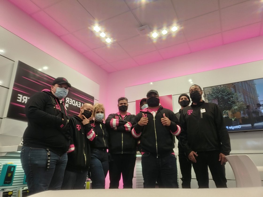 Navdeep Dosanjh (@navdeepdosanjh) on Twitter photo Huddle Up! #T-Mobile <a href="/LAS_SAC/">Lisa Audet Sayers</a> Huddle Up! #T-Mobile <a href="/LAS_SAC/">Lisa Audet Sayers</a>