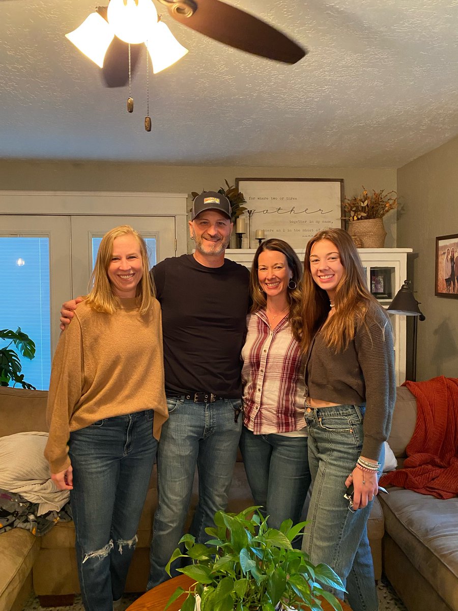 rkcountrygirl's tweet photo. Vacationing and introducing Josie to some of my favorite music people-  WINNING! #ROADTRIPS @josjosbear https://t.co/1pX83iGcbo