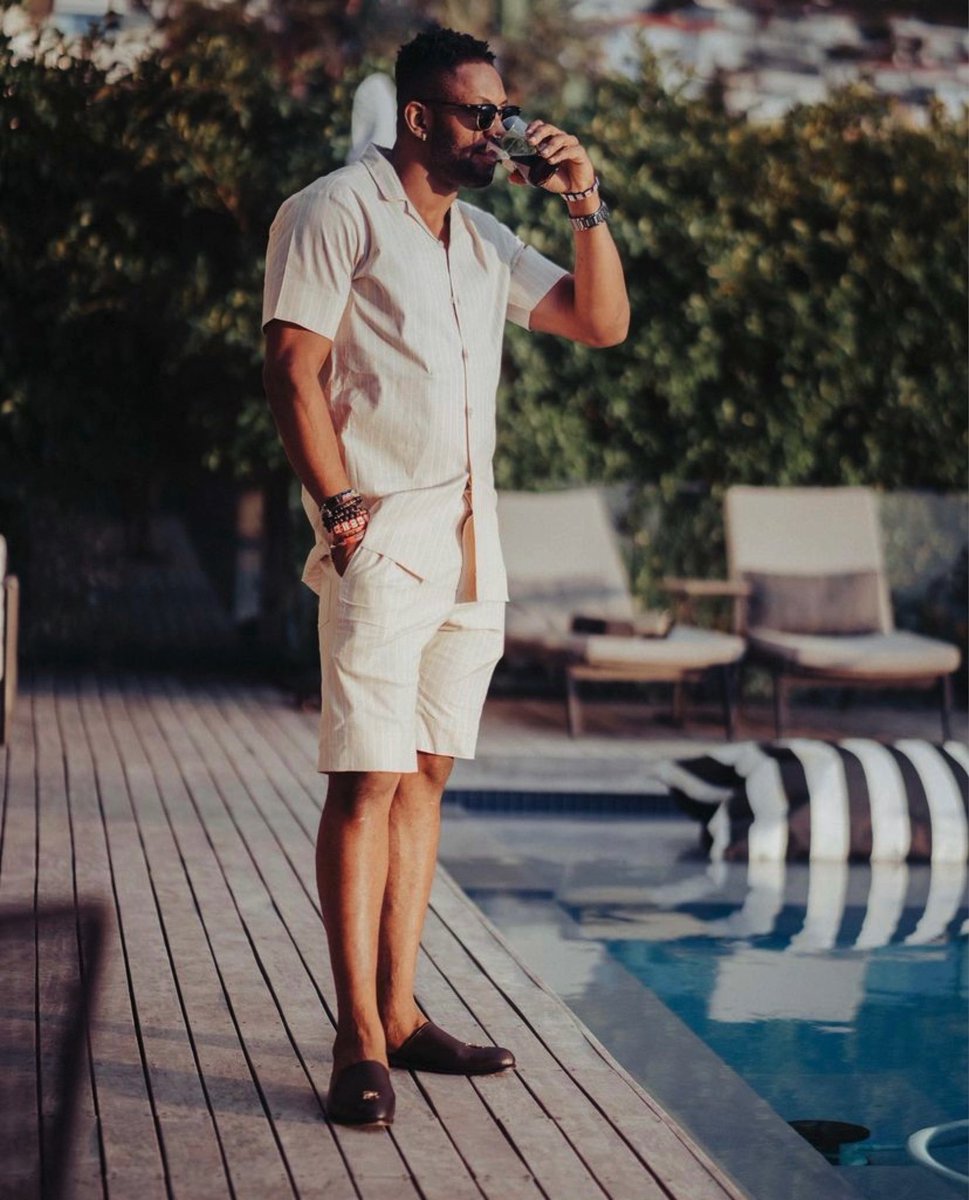 Hlelo_Gcina's tweet photo. In other news! Cross da Boss is living his best life in South Africa! I love it for him. Sorry Naija he’s ours now #CrossinSA 💫 ♥️ https://t.co/IKUeUpIFf0