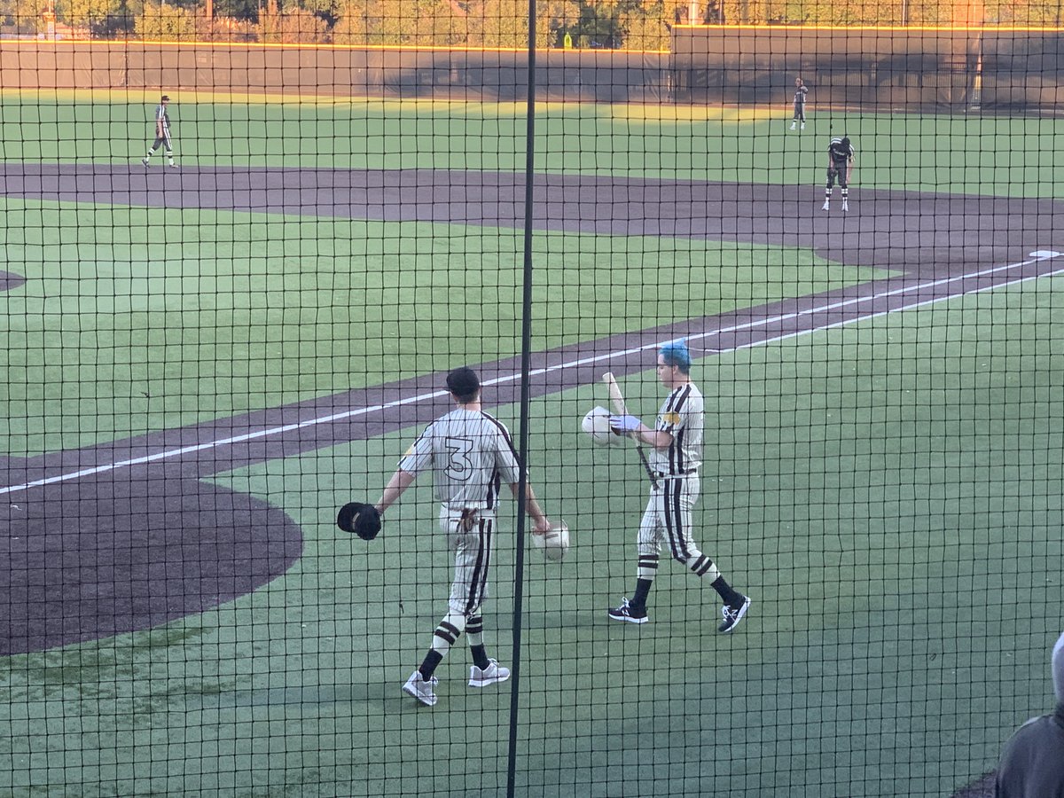 RoyTurnerII's tweet photo. (1/2) Incredible day for Miles & I at @warstic #GrandOpening Saw #JackWhite & co make bats & play a super fun sandlot game at @RangersYA with some of my faves growing up like @KirkGibsonFdn #DavidMurphy & more #WarstripeNation https://t.co/QDudjh2yl8