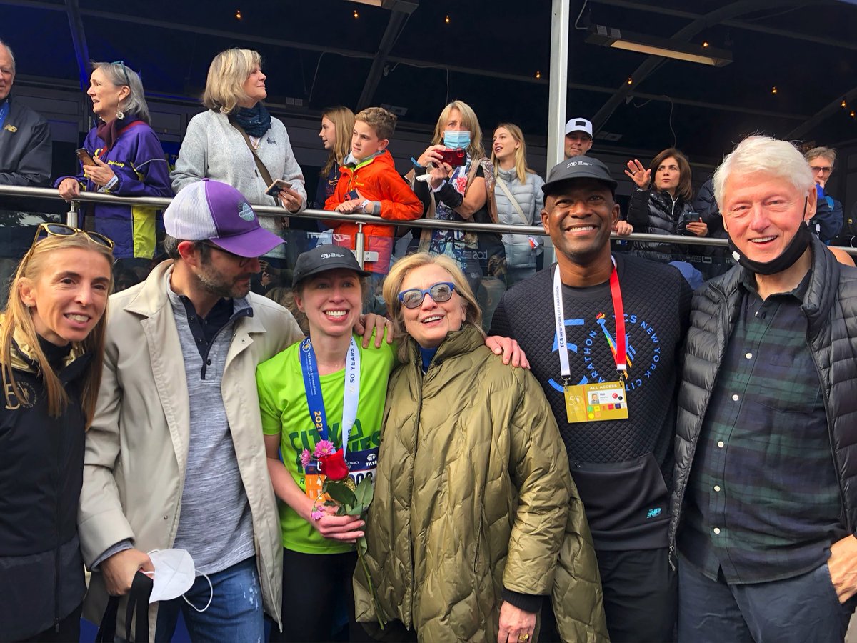 ChelseaClinton's tweet photo. Running the @nycmarathon has been a longtime goal. It was an honor to run with Team @CityHarvest, an organization I’ve been proud to support for many years. If you are able, hope you will join me in supporting their vital work to feed New Yorkers: https://t.co/Z4NPlqyCOK https://t.co/7piJI4dHcV