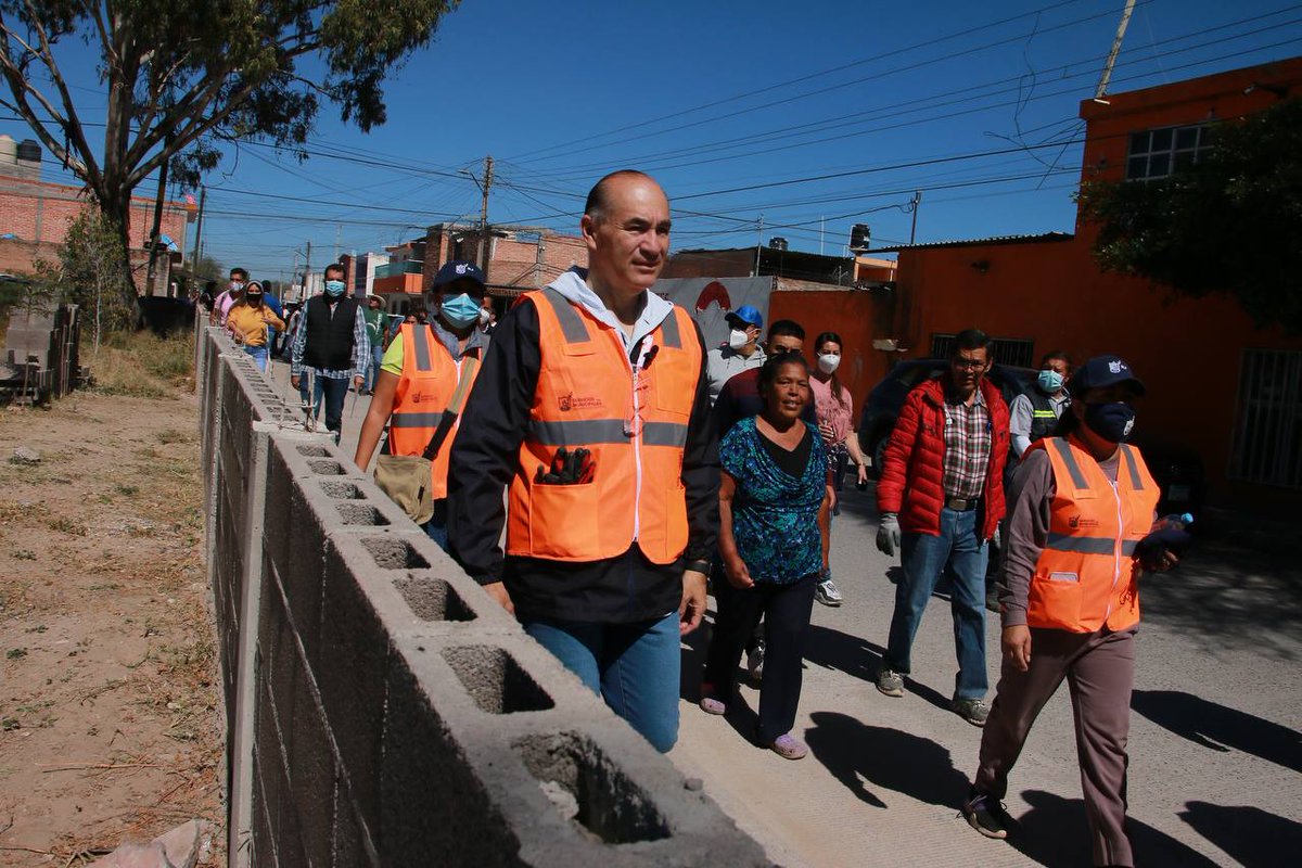 Los Domingos de Pilas 🔋 continúan con toda la actitud, en esta ocasión fuimos a la colonia Mártires de la Revolución.

#SíALaParticipaciónCiudadana #DomingoDePilas