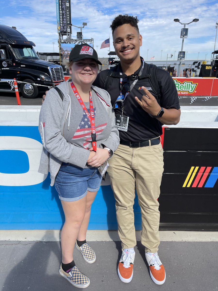 rawkineducation's tweet photo. @NoahCCornelius thank you so much for getting @starrninja on IG, essay “The man who is changing the world,” to the @BubbaWallace garage at @phoenixraceway 🏁 Keep educating with @NASCARDiversity 👏🏼👏🏼🖤 https://t.co/uvTP6c6bxs