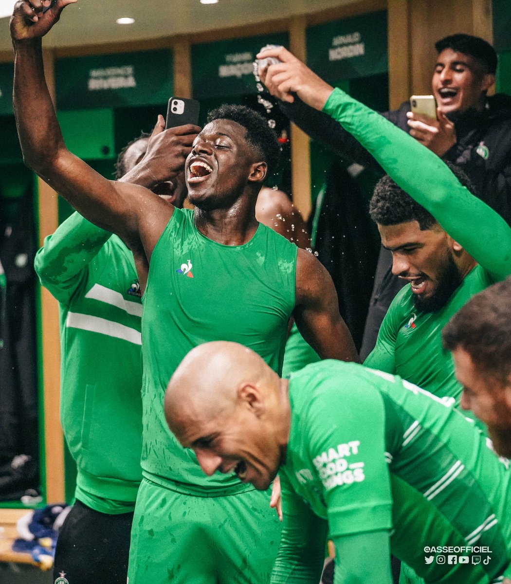 Bonne soirée à toute la #TeamASSE qui méritait bien ce scénario renversant 💚