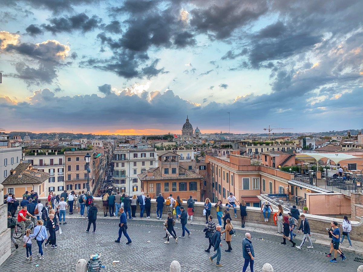 siropderue's tweet photo. #sunsetwar a la piazza di Spagna 🤌🏻 https://t.co/LIKxZVTKuk