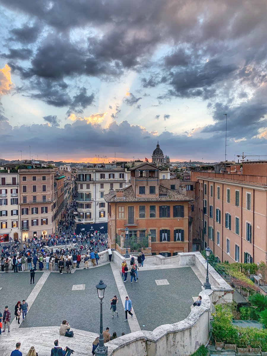 siropderue's tweet photo. #sunsetwar a la piazza di Spagna 🤌🏻 https://t.co/LIKxZVTKuk