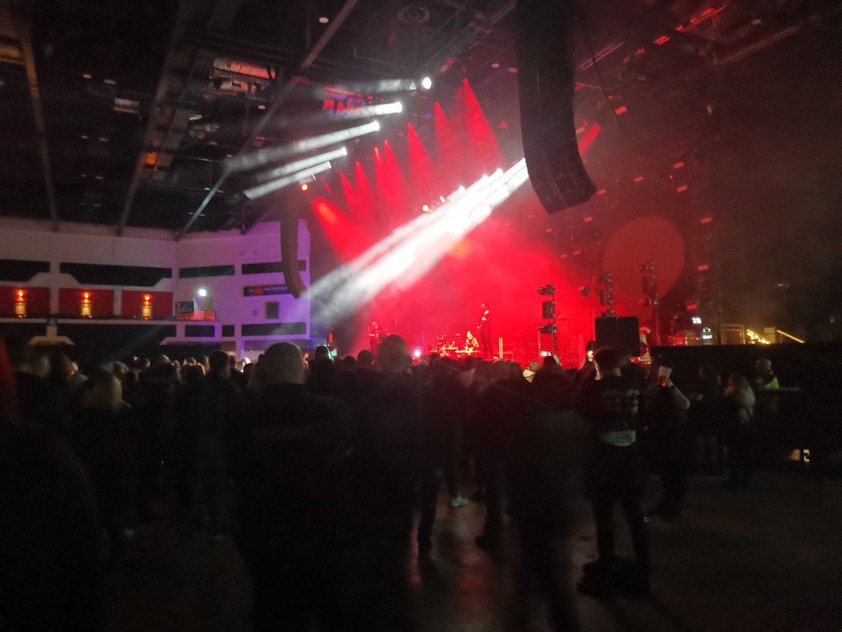 ChrisMason1066's tweet photo. #bulletformyvalentine #cardiffmotorpointarena #livemusic Well this is the the most amount of people I've been around in a long time! Bring on the metaaalll🤘🤘🤘🤘🤘 https://t.co/f0ogG9u1rX