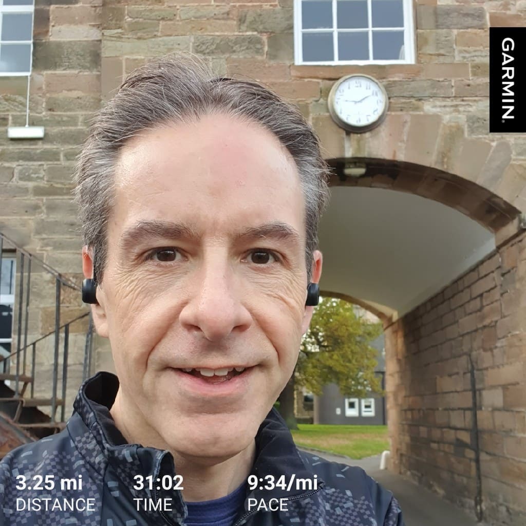 TimBonner1973's tweet photo. Lazy Sunday afternoon miles. Not quite so windy today and the rain stayed away. Pretty cold out though. My ribs are a bit sore after yesterday's run. Hopefully I'll get a better night's sleep tonight.
#stravauk #garminuk #scottishrunning #asics #runningdad #runningfathers … https://t.co/lBDNnqJbrq