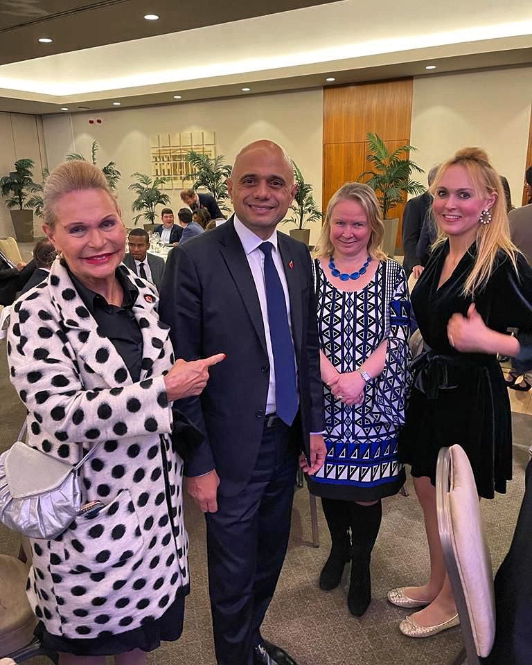 UK first country in the world to approve covid vaccine & now #CovidTreatment Inspiring conversations with Secy of State for Health @sajidjavidmp & @felicitybuchan #SajidLeadingUsOutOfPandemic #VaccinationsAreTheWayForward #NHSreforms @cordsieevans @joshrends @johnny_tha