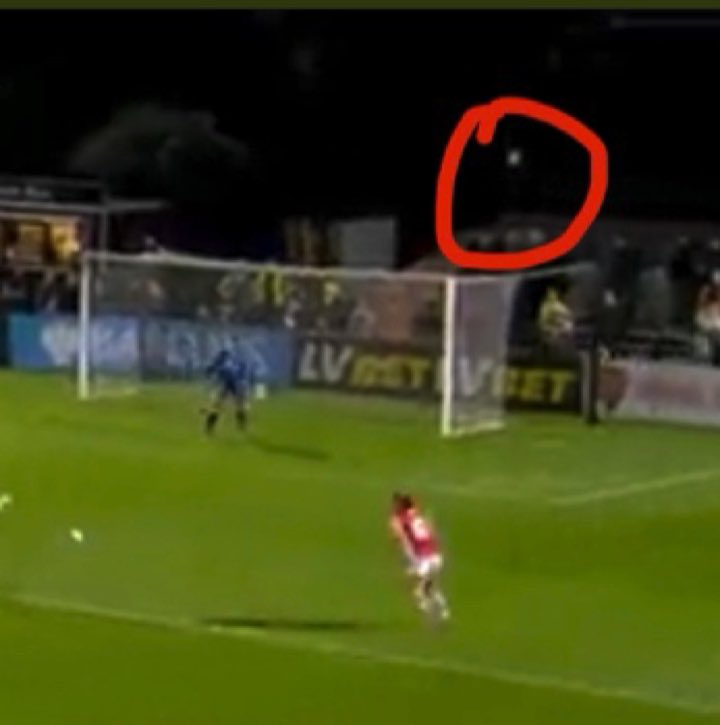 maanasv's tweet photo. @larissebraat @ArsenalWFC @BarclaysFAWSL This is what Mannum had hit. And BTW, the stream is back live! Working properly now. Thanks for fixing the stream guys! https://t.co/jiWj3kPm06