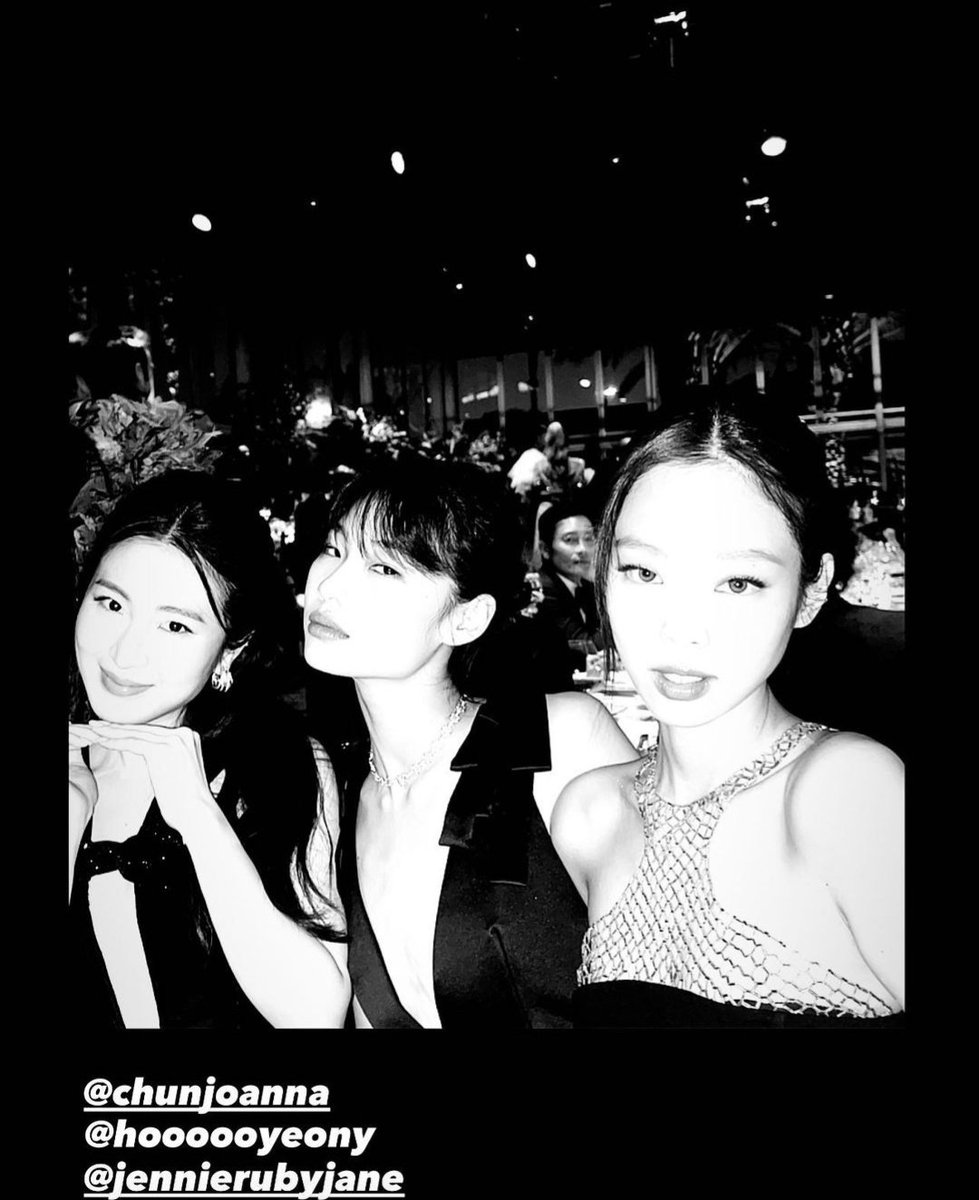 sookm__'s tweet photo. girl has connections. https://t.co/Pp8mCbOIB1