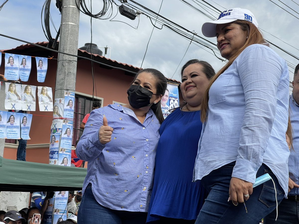 CopanNacional's tweet photo. COPÁN ES AZUL
COPÁN ES PAPI A LA ORDEN 

#PapiALaOrdenPresidente https://t.co/qb64iEPVCY
