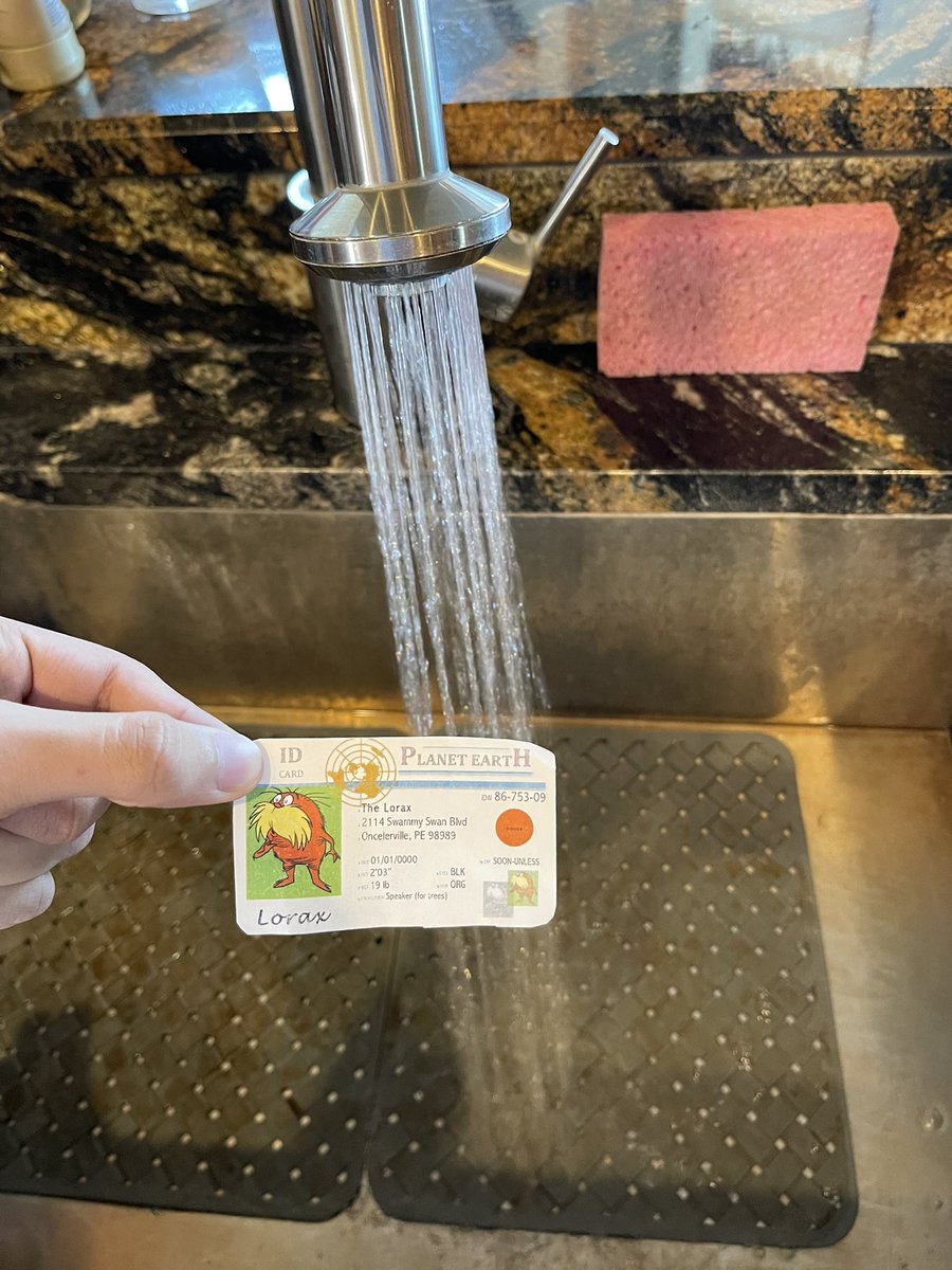 ZeshanAPES's tweet photo. When I’m washing my hands or doing the dishes I always make sure to track the amount of time I leave the water on for! This helps me turn it off when I don’t need it so I can save much more water which is super beneficial to our environment!! #apeswater @franklinlorax https://t.co/MEZs7ZVOUd