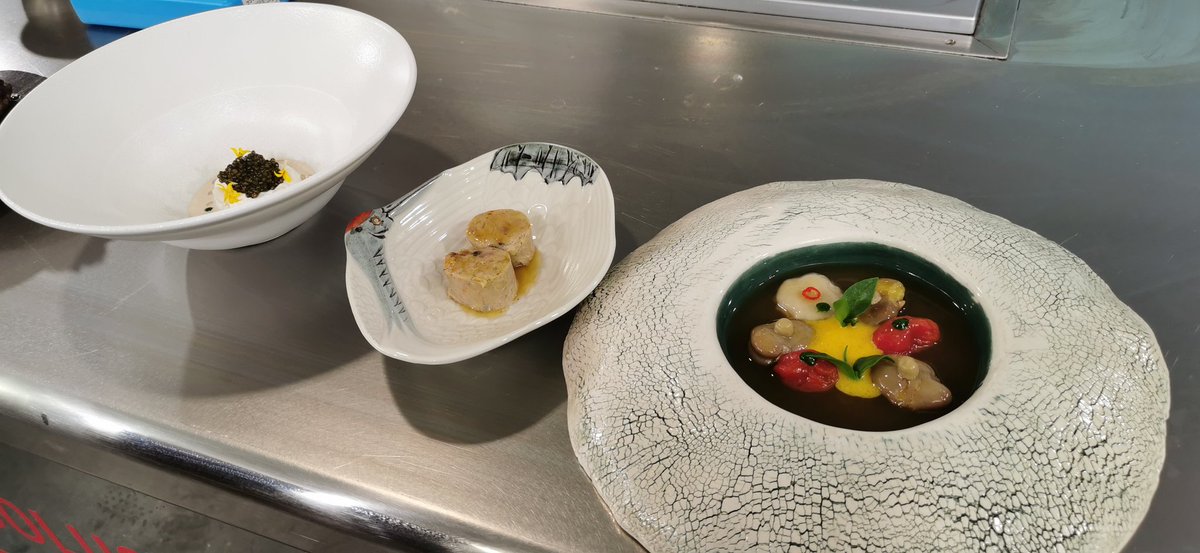 "Pichón macerado en cereales que se hace mantequilla en la boca". Los asistentes lo corroboran tras la ponencia. Espectacular cocina la de Fran Martínez con la que terminamos esta tercera jornada de #RegióndeMurciaGastronómica21