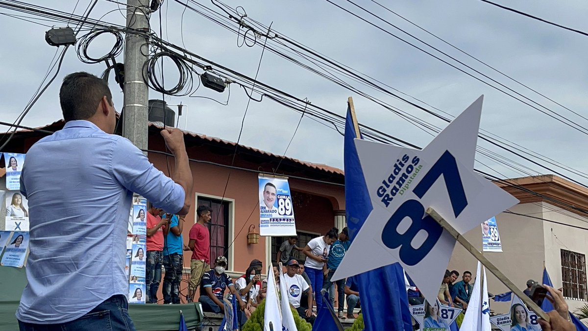 CopanNacional's tweet photo. COPÁN ES AZUL
COPÁN ES PAPI A LA ORDEN 

#PapiALaOrdenPresidente https://t.co/z27BAHWsMY
