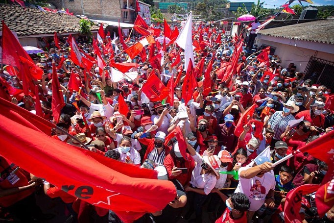 HCHTelevDigital's tweet photo. #HCHNoticias | La candidata presidencial de la Alianza de Oposición, Xiomara Castro recorrió este día el municipio de San Marcos de Colón en el departamento de Choluteca, donde recibió el apoyo rotundo de miles de seguidores. https://t.co/Nm2Y3mNRCq