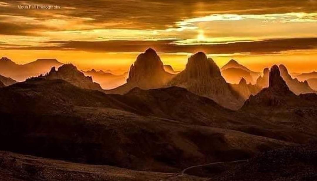 Urkueen's tweet photo. Asskrem Tamanrasset the most beautiful sunset in the world According to UNESCO https://t.co/VAKI777RNS