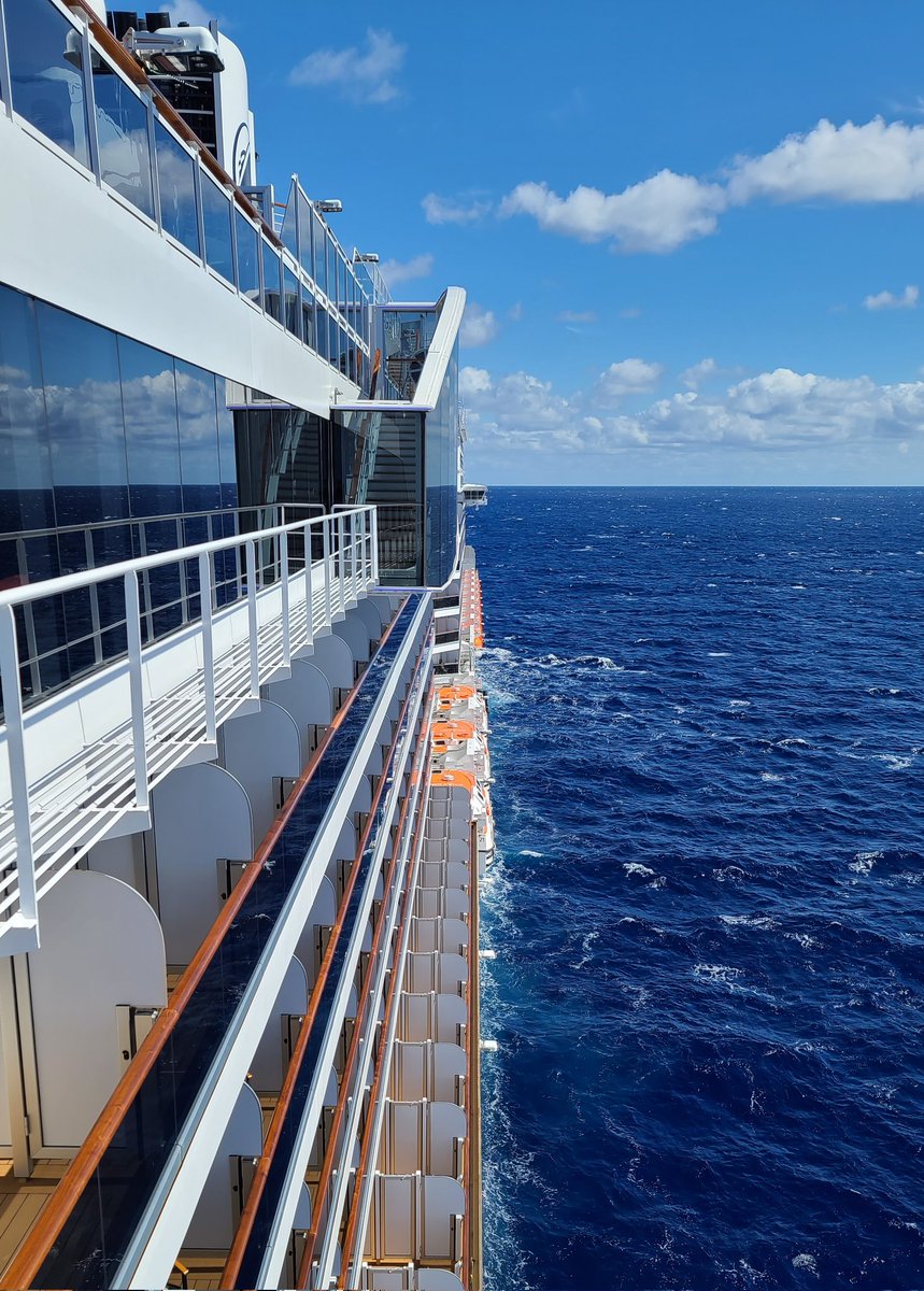 CruiseFever's tweet image. Our first and only sea day on @HALcruises Rotterdam.  We spend the next two days at the cruise line's private island in the Bahamas, Half Moon Cay.  #Sponsored #halcruises #halrotterdam