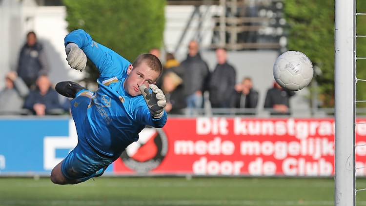 Zondag 1B: DHC gestaakt na blessure speler sc ‘t Zand - haaglandenvoetbal.nl/2021/11/07/zon…