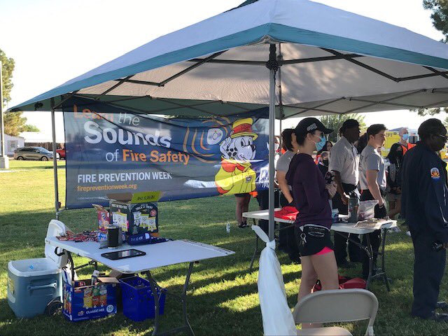 goodyearfire's tweet photo. Strong work by community volunteers this Saturday, installing 21 dual sensor 10yr battery #smokealarms in Canada Village neighborhood. #goodyearfire #CRR #ProudToServe #AZBurnFoundation #WeAreGoodyear #Volunteers #GdyFireCadets https://t.co/NiKf8Ks9BN