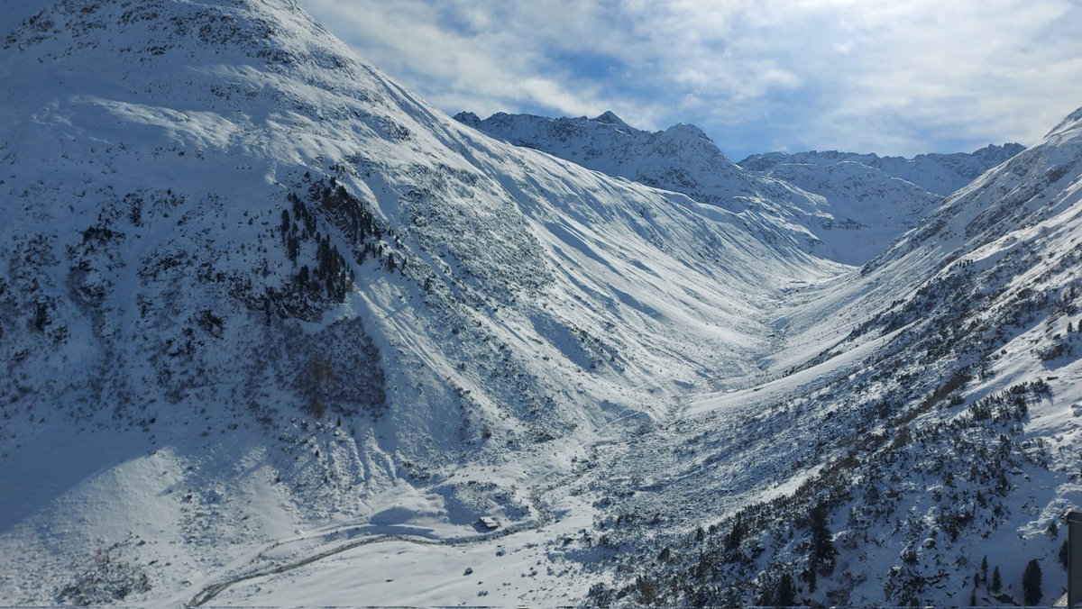 dromomaniac's tweet photo. I'm sad to leave the Swiss winter behind but I'm thoroughly #engadinized . Tomorrow, #NewYork, then #amtrak to #WashingtonDC followed by California, which doesn't have any hashtags I'm aware of. https://t.co/vNkUPqVNW5