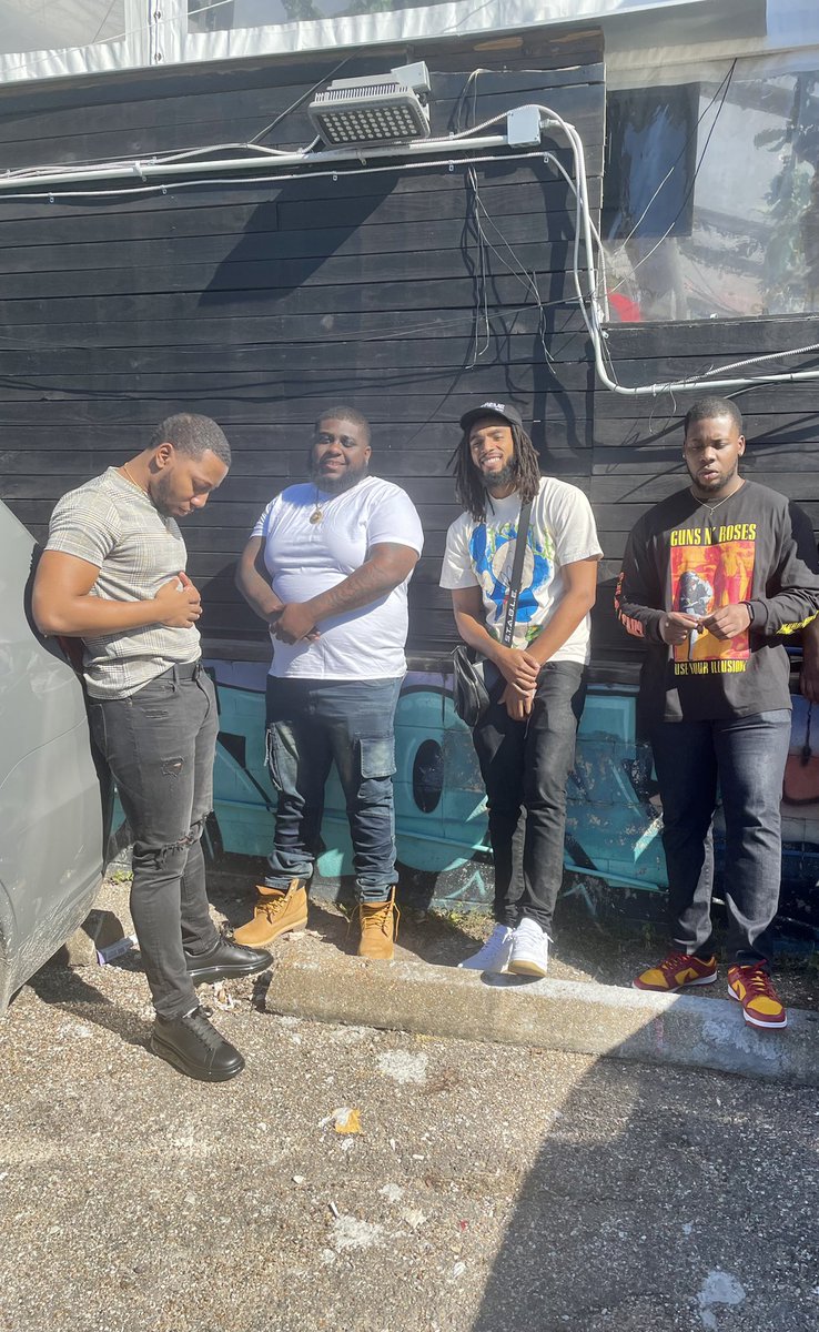 MulaMike_'s tweet photo. OT vibes with my family. 🔥 https://t.co/VXPEUo58dn