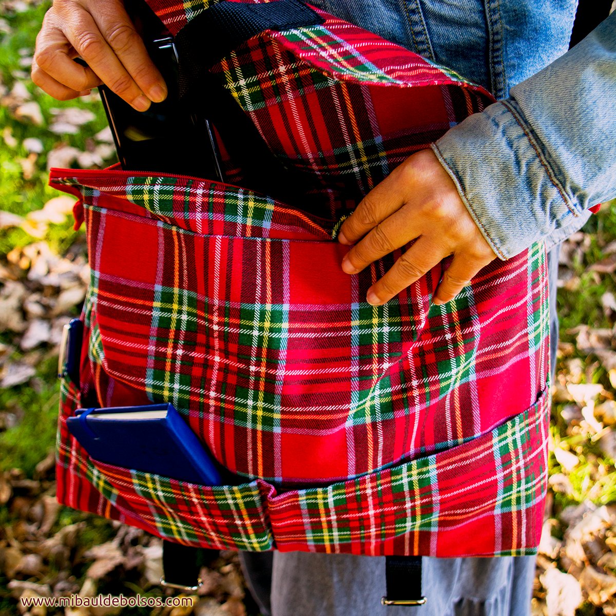 mibauldebolsos's tweet photo. 🍁🍂🧆 COLECCIÓN DE OTOÑO 🍂🍁🧆
Bandolera clásica, cómoda, práctica y bonita 😊, confeccionada con tela escocesa roja 😍.
La puedes ver con todo detalle aquí 👉 https://t.co/qgN6AOloDX
#handmade #hechoamano #bolsos #mochilas #complementosmoda #craft https://t.co/c09RXKlguo