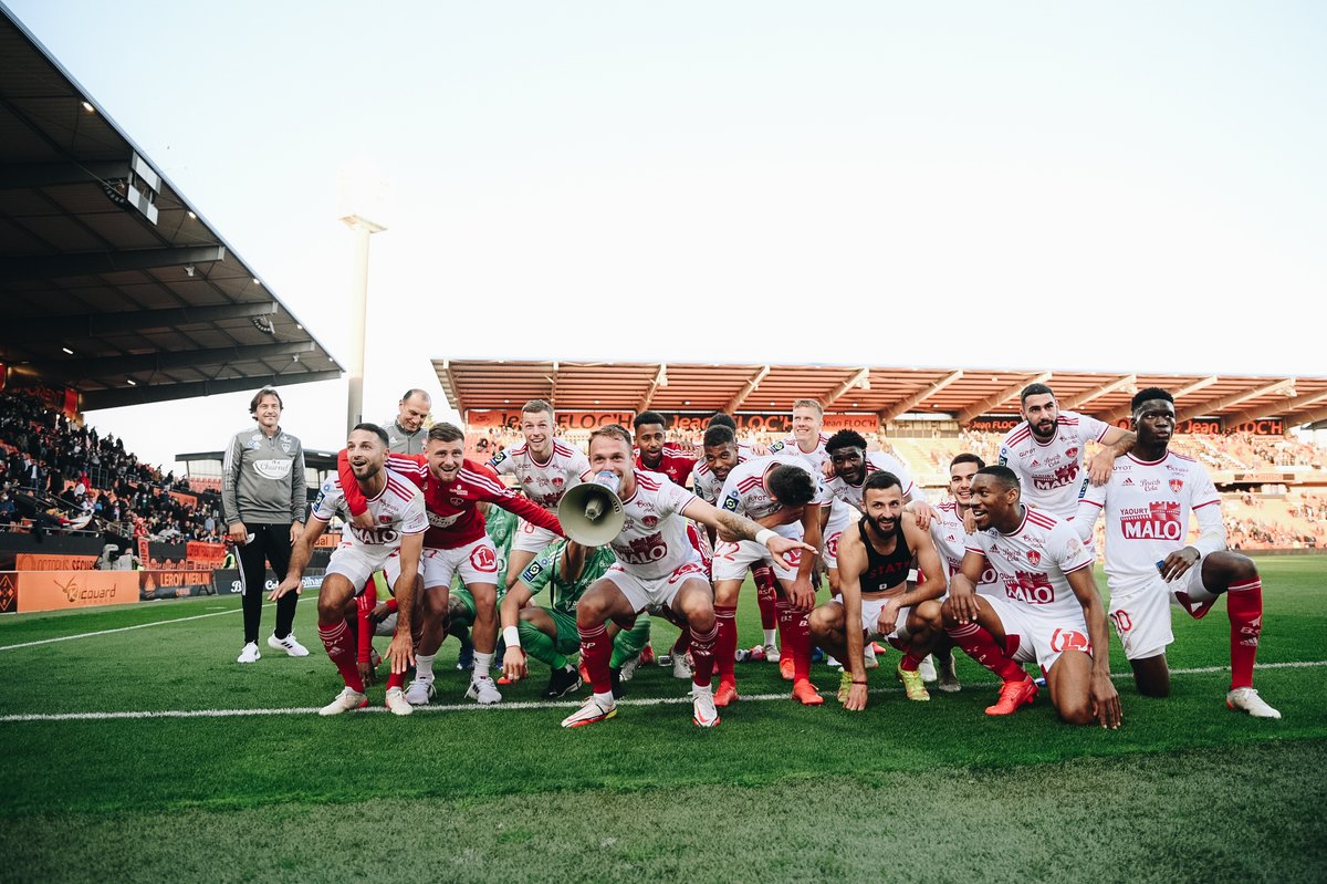 SB29's tweet photo. On se laisse avec ces 𝗯𝗲𝗹𝗹𝗲𝘀 𝗶𝗺𝗮𝗴𝗲𝘀 ❤

Bonne soirée à tous ! 

#TeamPirates 🏴‍☠️ https://t.co/oHQTUIlPvc