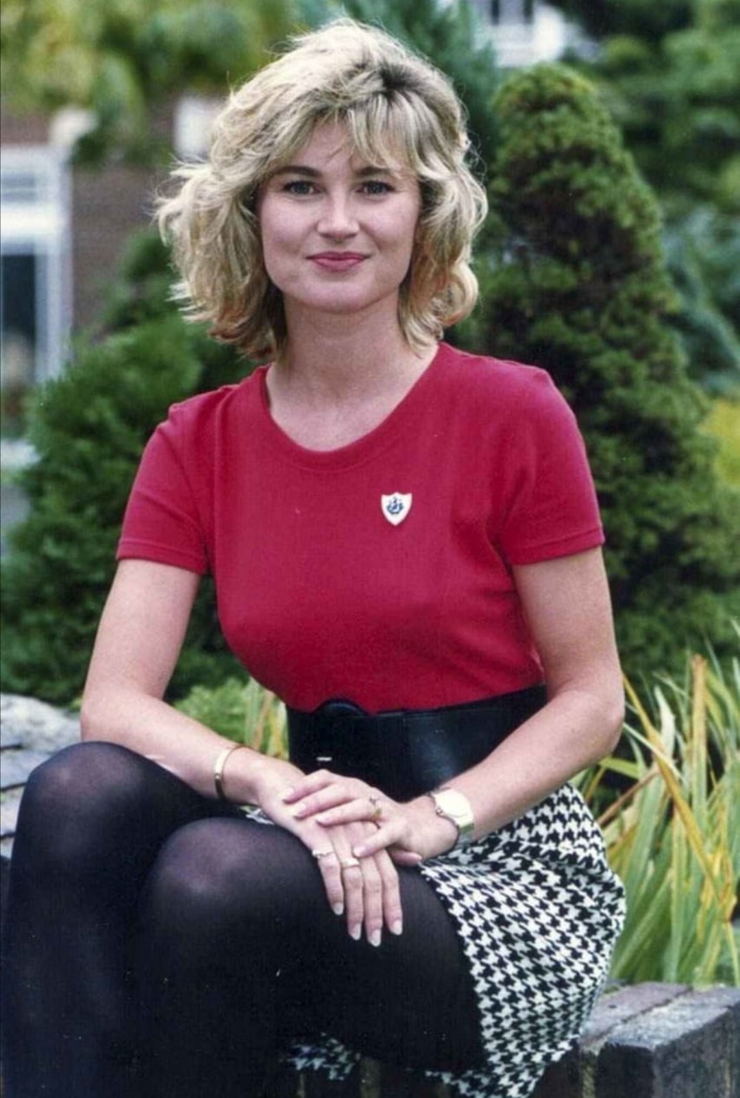 End-is-near on X: RT @PRTim88: A very young Anthea Turner, pokies and  nylons t.coD3VZLppsDU  X