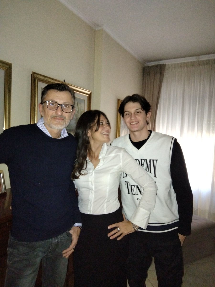 Antonel27891012's tweet photo. I miei 50 anni https://t.co/u1Jxd3ZxqD