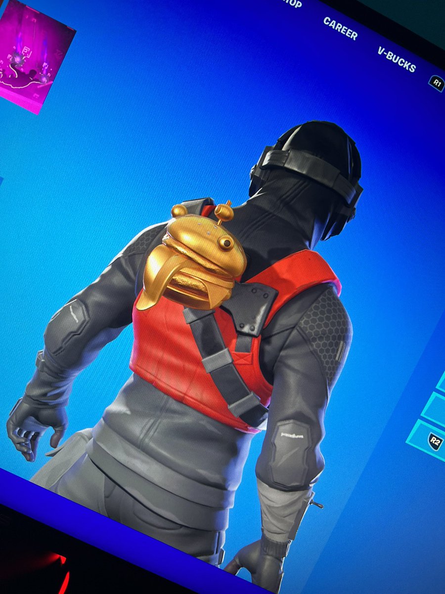 SW1ZZx's tweet photo. @yeetjoy thanks for the backbling #PancakeLegit https://t.co/q2rZL3fU6D