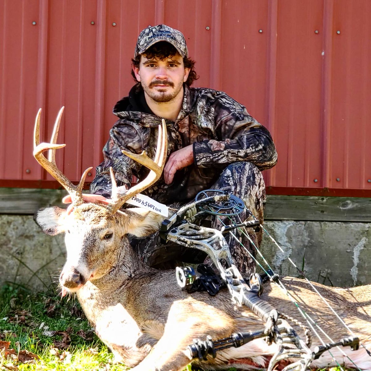 WVWhitetailCo's tweet photo. Kenzie got it done this morning! That's two bucks down for the crew.. let's keep the momentum going!! https://t.co/KrkHY5ayuq