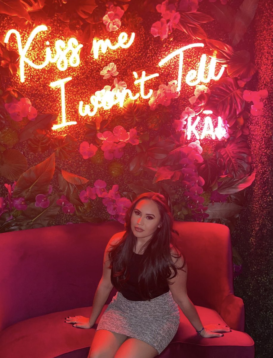 christyb99's tweet photo. 💋xoxo https://t.co/n758K6xIa5