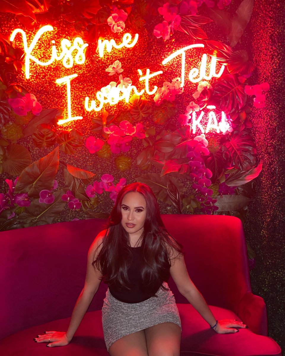 christyb99's tweet photo. 💋xoxo https://t.co/n758K6xIa5