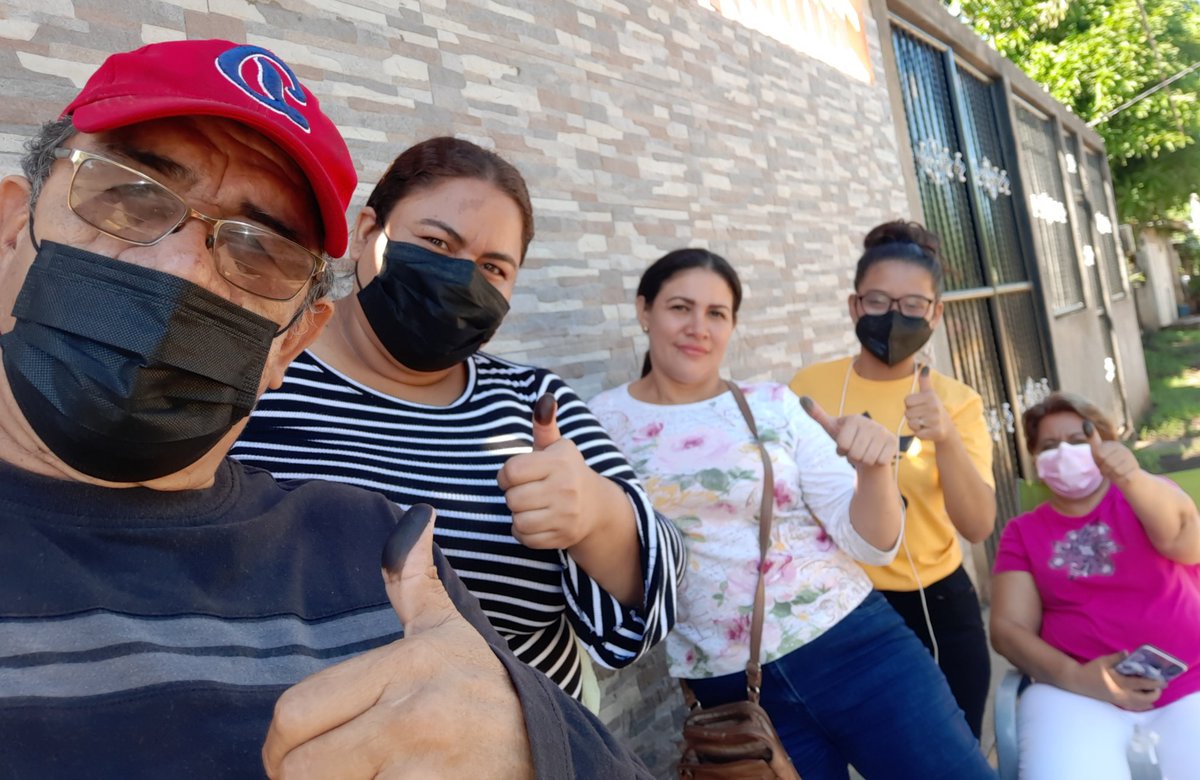 ReyRoland4's tweet photo. Nosotros ya votamos! Y tú,  ya lo hiciste?
#NicaraguaDecide 
#NoviembreVictorioso 
#EleccionesSoberanas2021 https://t.co/maLQ36LTy6